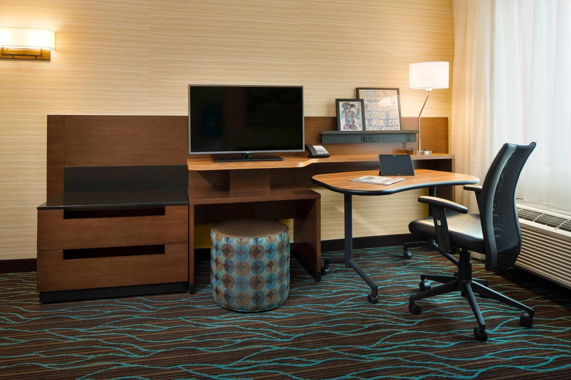 Fairfield & By Marriott Downtown Calgary