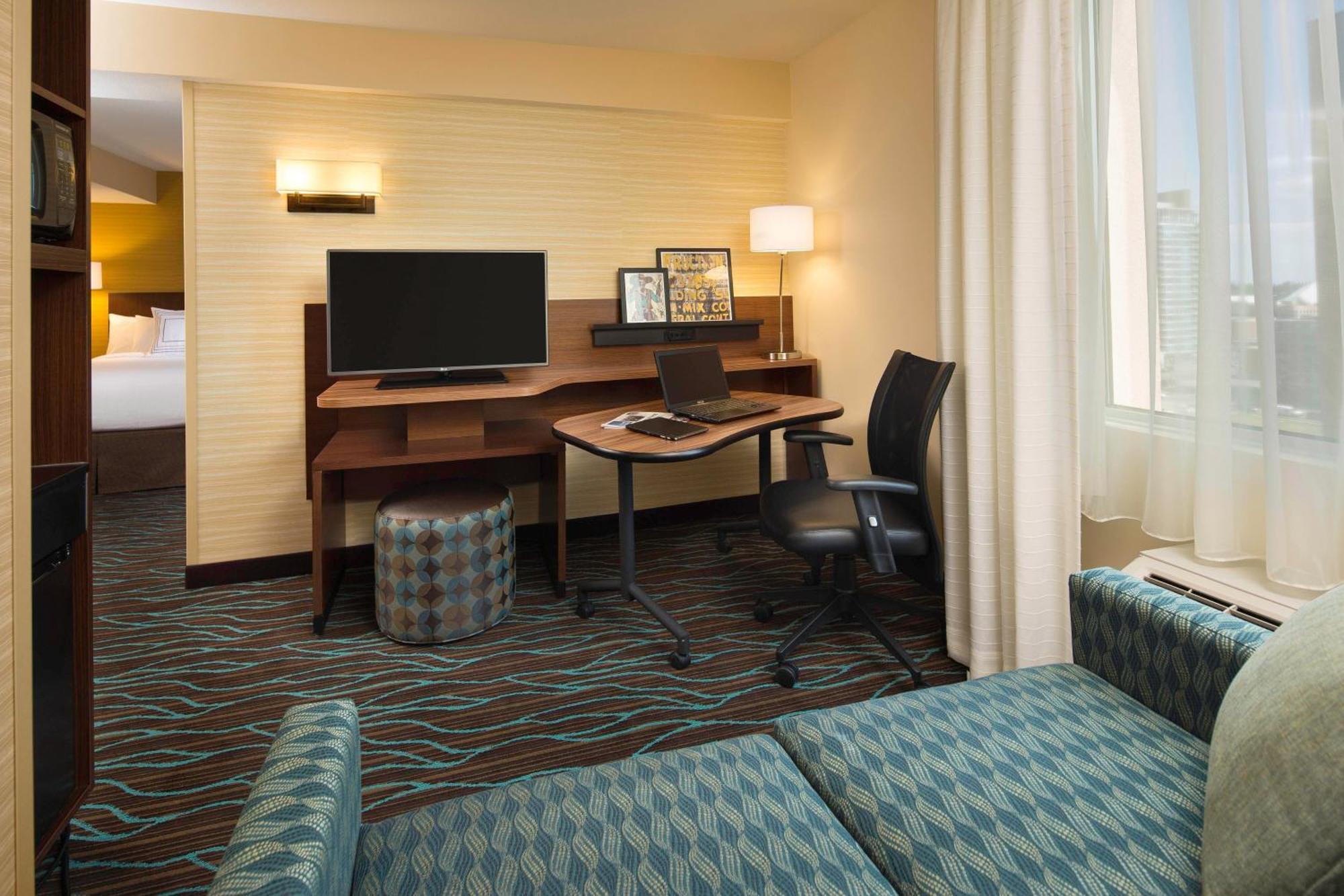 Fairfield & By Marriott Downtown