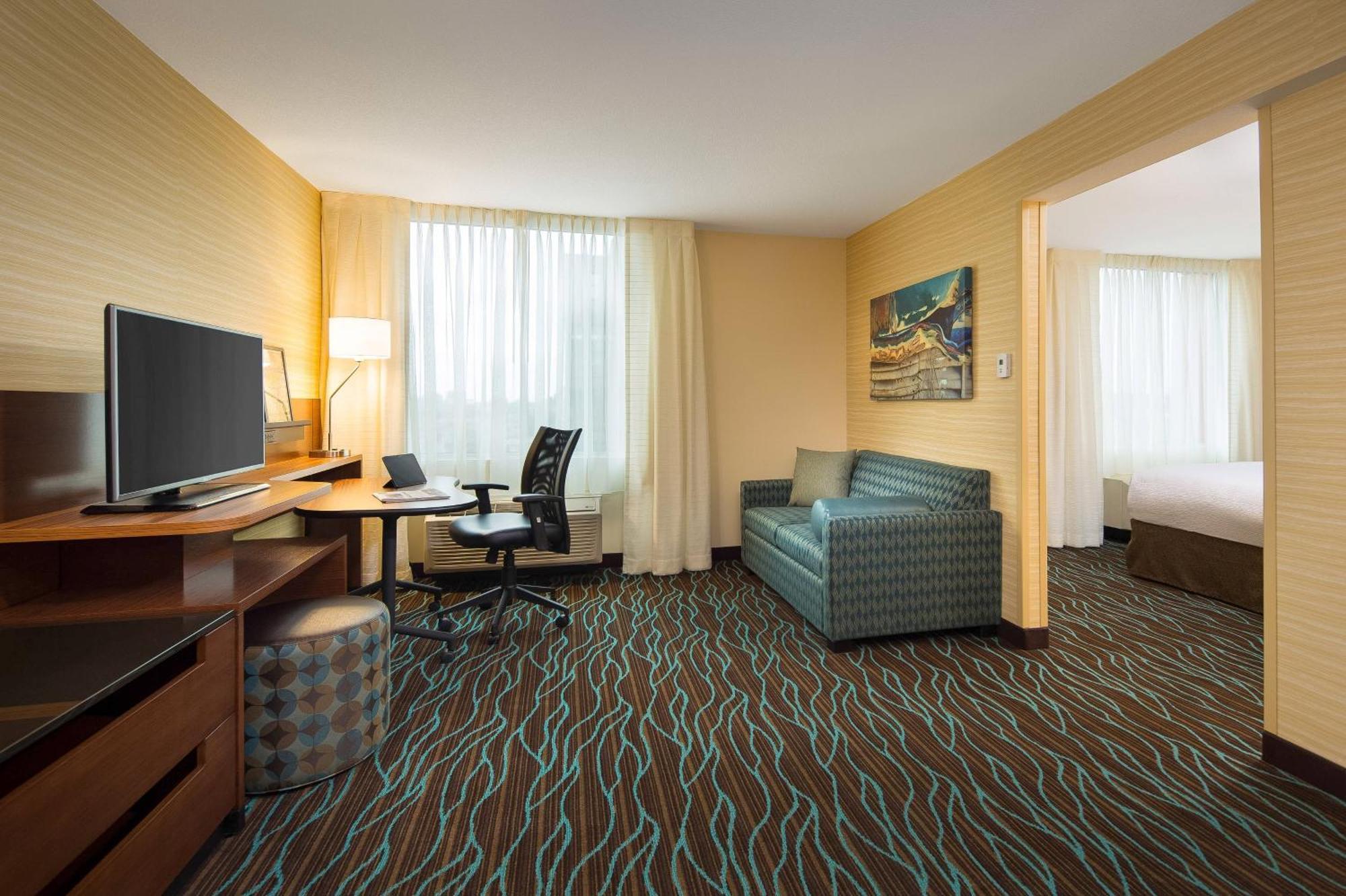Hotel Fairfield & By Marriott Downtown 3*