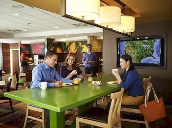Fairfield & By Marriott Downtown Hotel Calgary